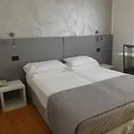 Emperador 3*