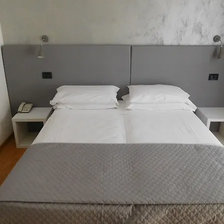 Emperador Hotel 3*