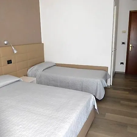 Emperador Hotel 3*