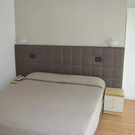 Emperador מלון לידו די ג'סולו